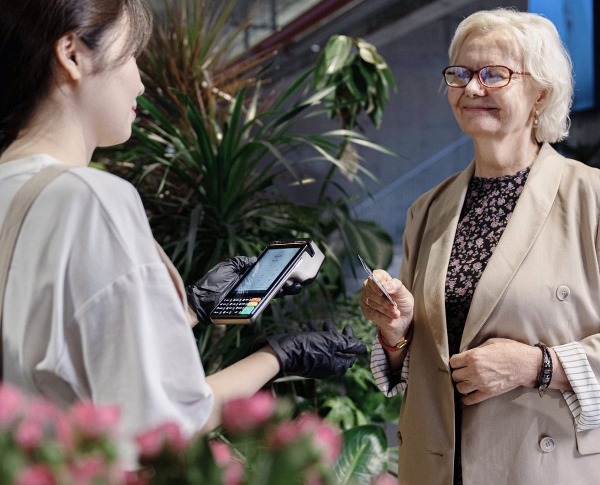 sunmi-p3h-handheld-pos-outdoor-payment-flower-shop